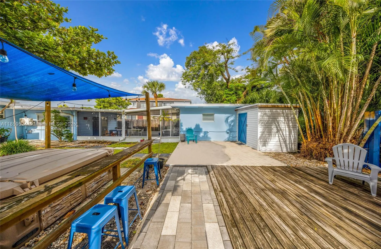 817 SW 12th St