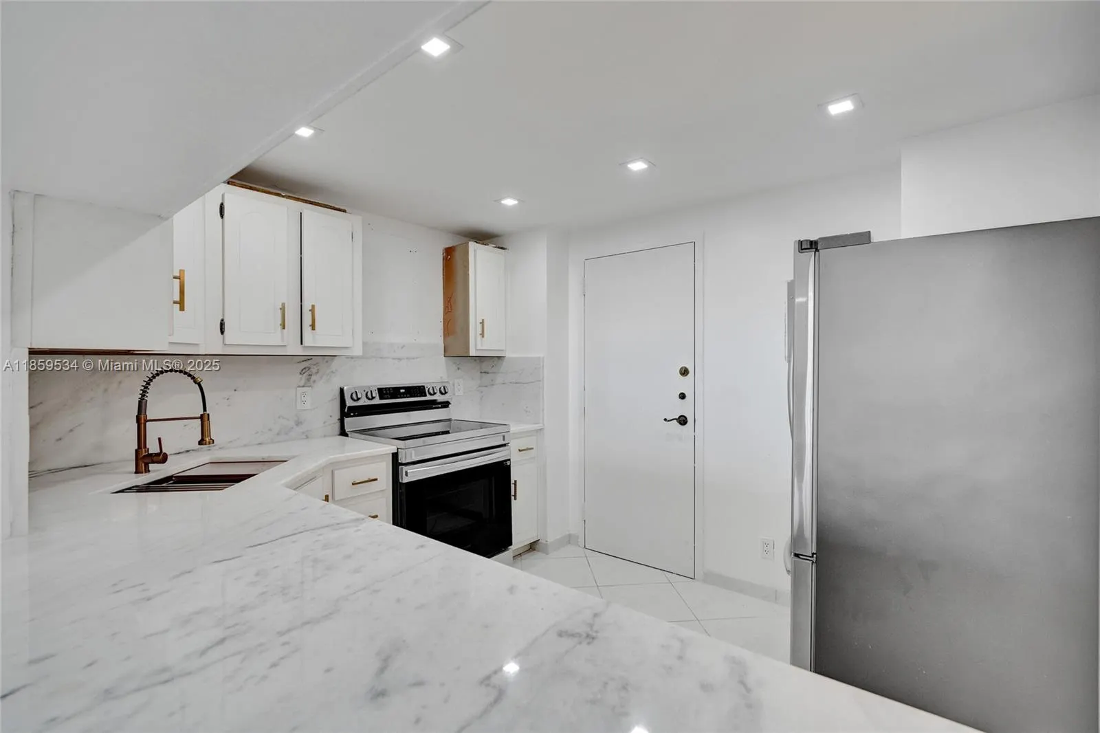 1865 S Ocean Dr, #11J