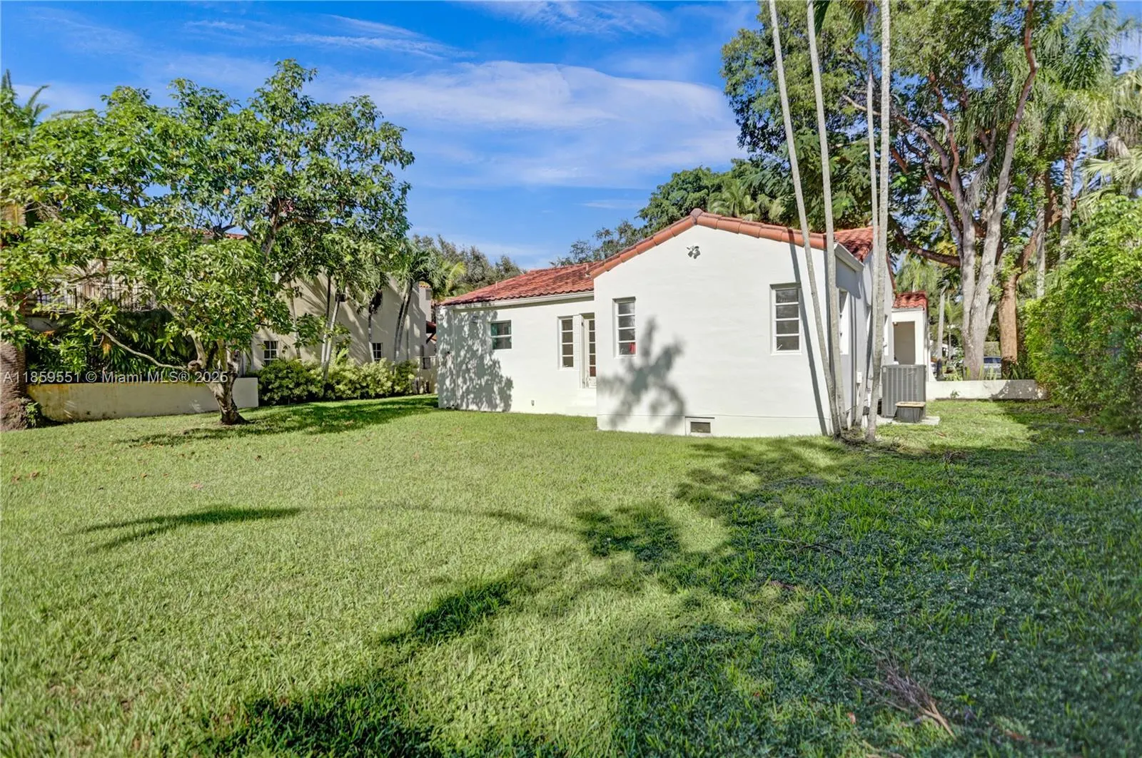 2214 Segovia Cir