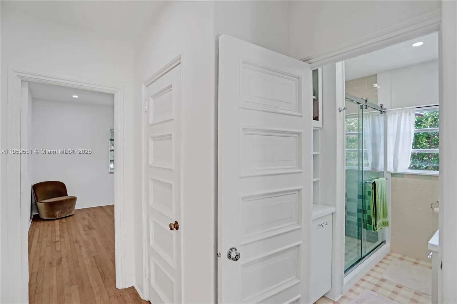 2214 Segovia Cir