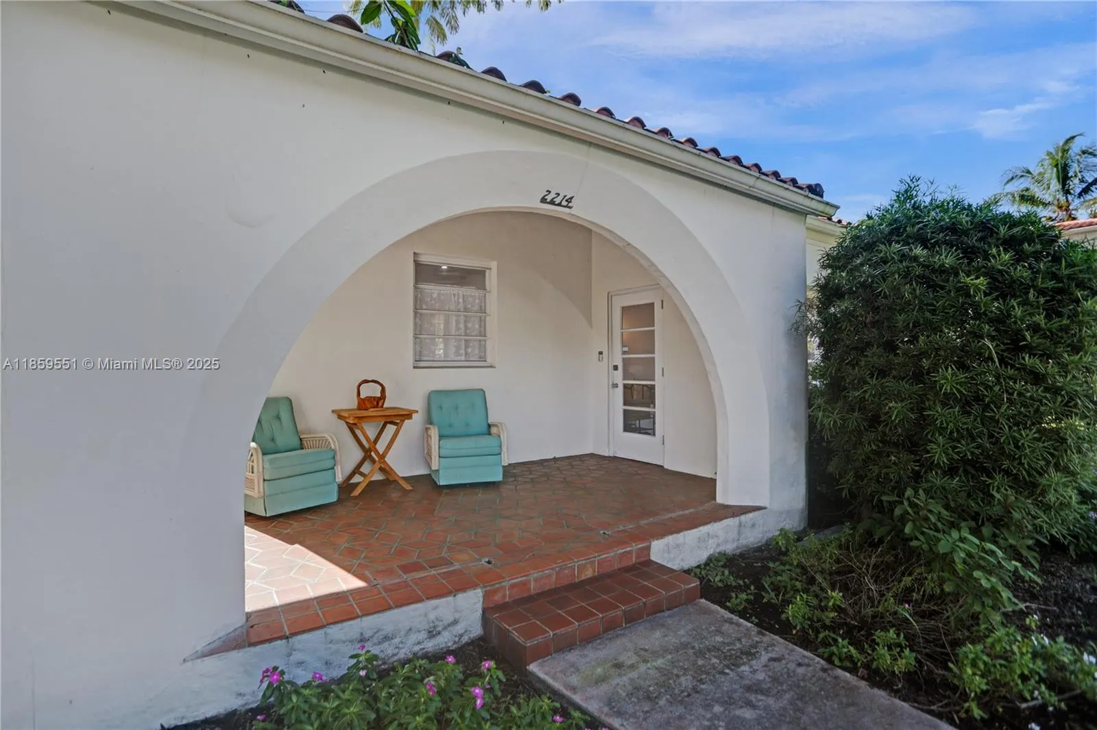 2214 Segovia Cir