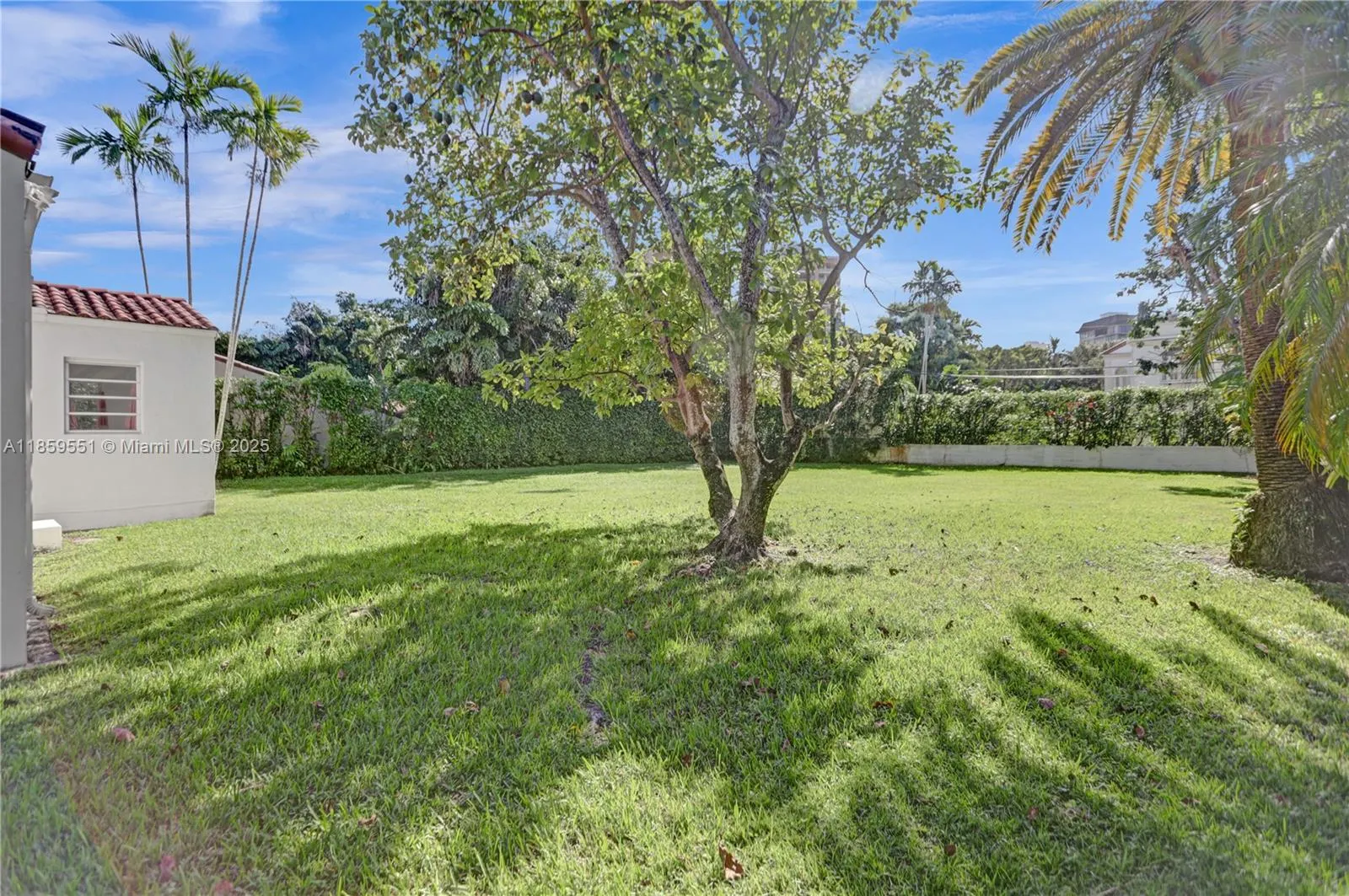 2214 Segovia Cir