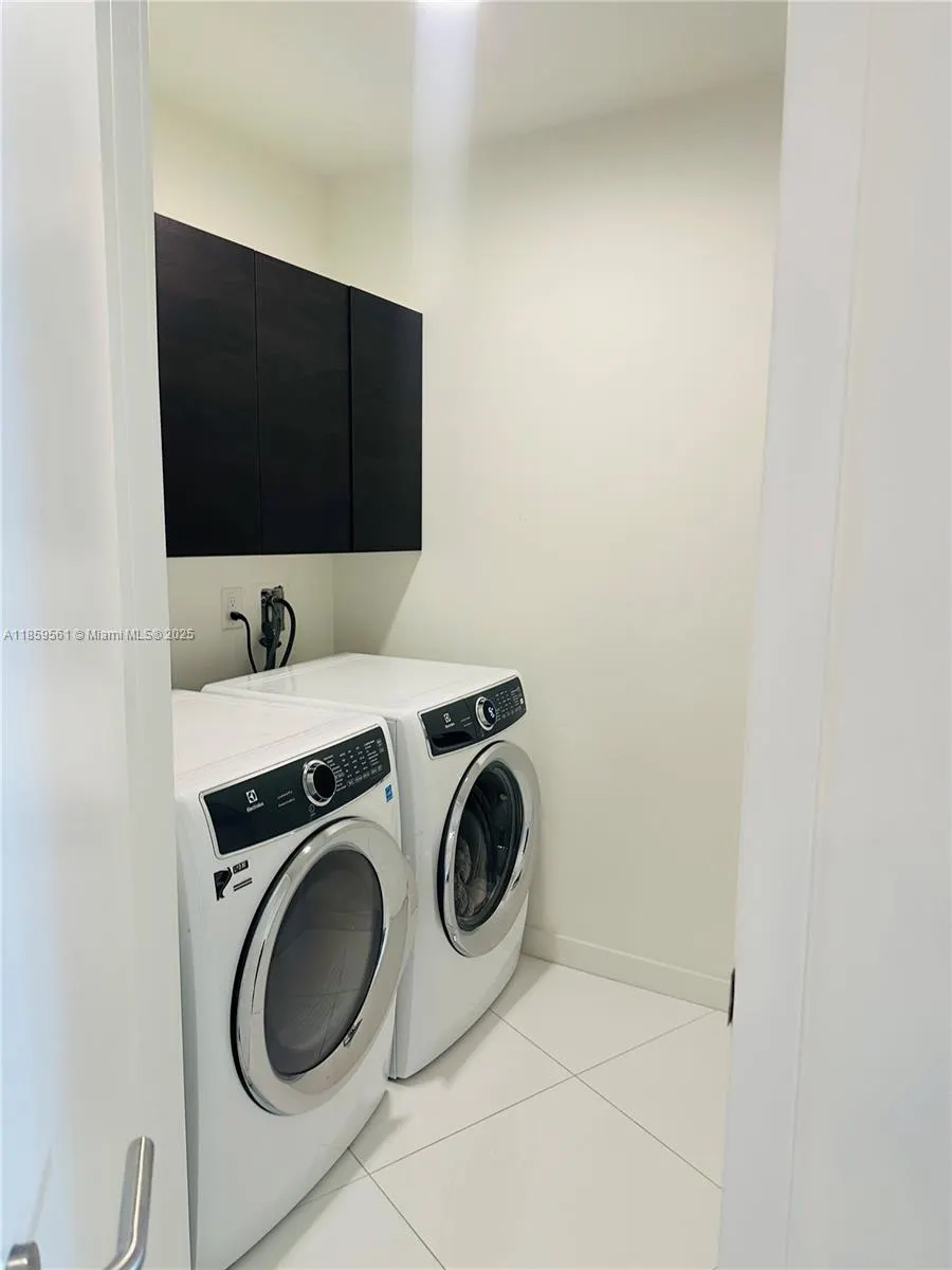 851 NE 1st Ave, #2303