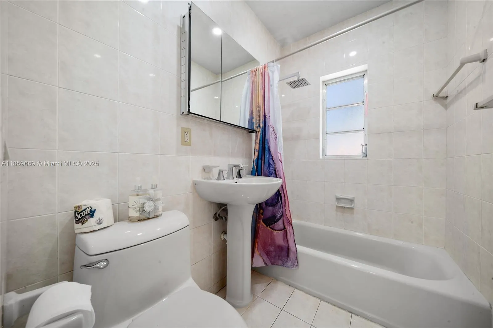 301 SW 51st Ave