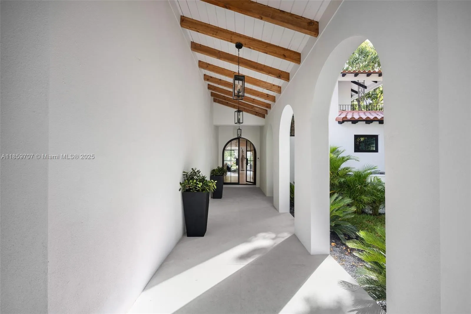 6811 Riviera Dr