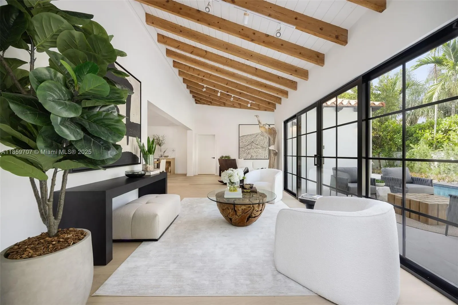 6811 Riviera Dr