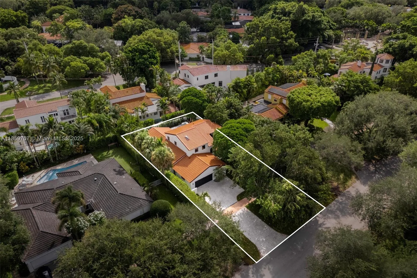 6811 Riviera Dr