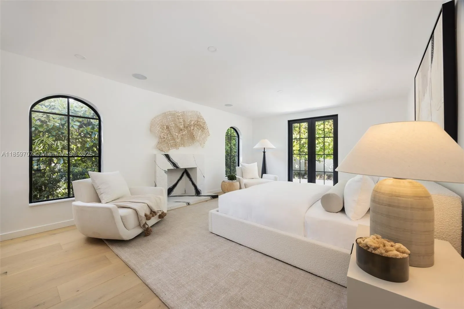 6811 Riviera Dr