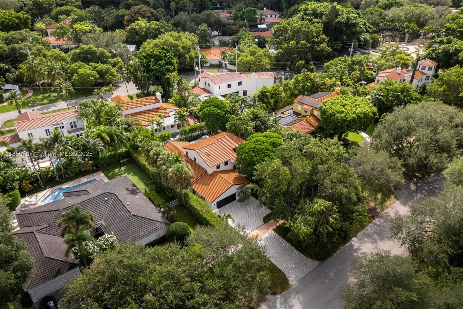 6811 Riviera Dr