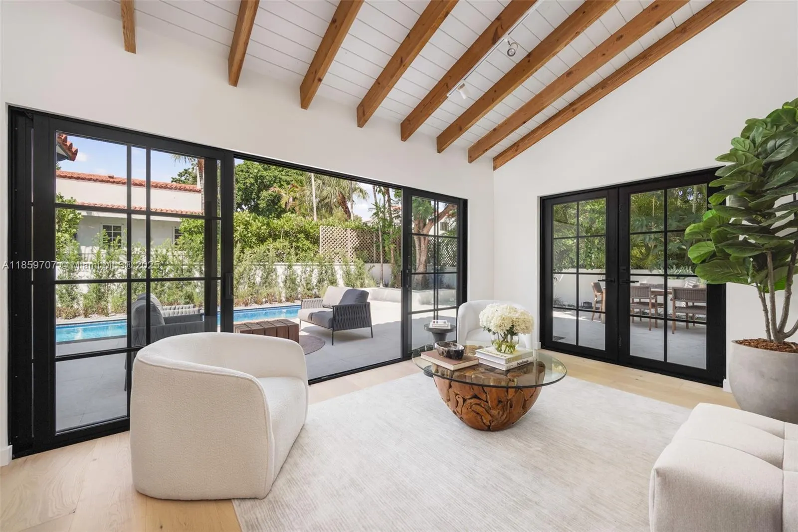 6811 Riviera Dr