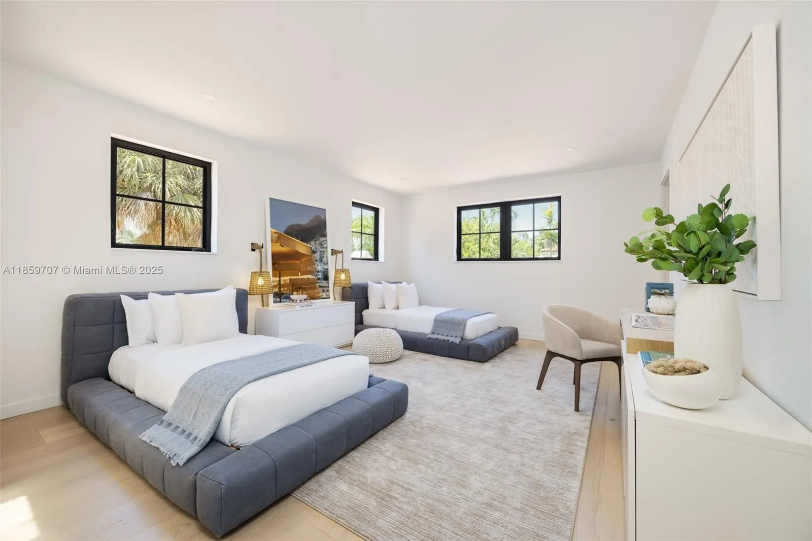 6811 Riviera Dr