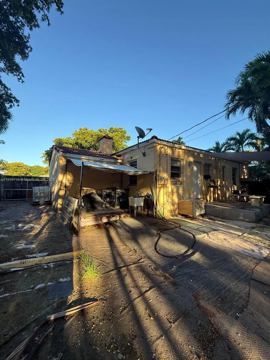 600 Minola Dr