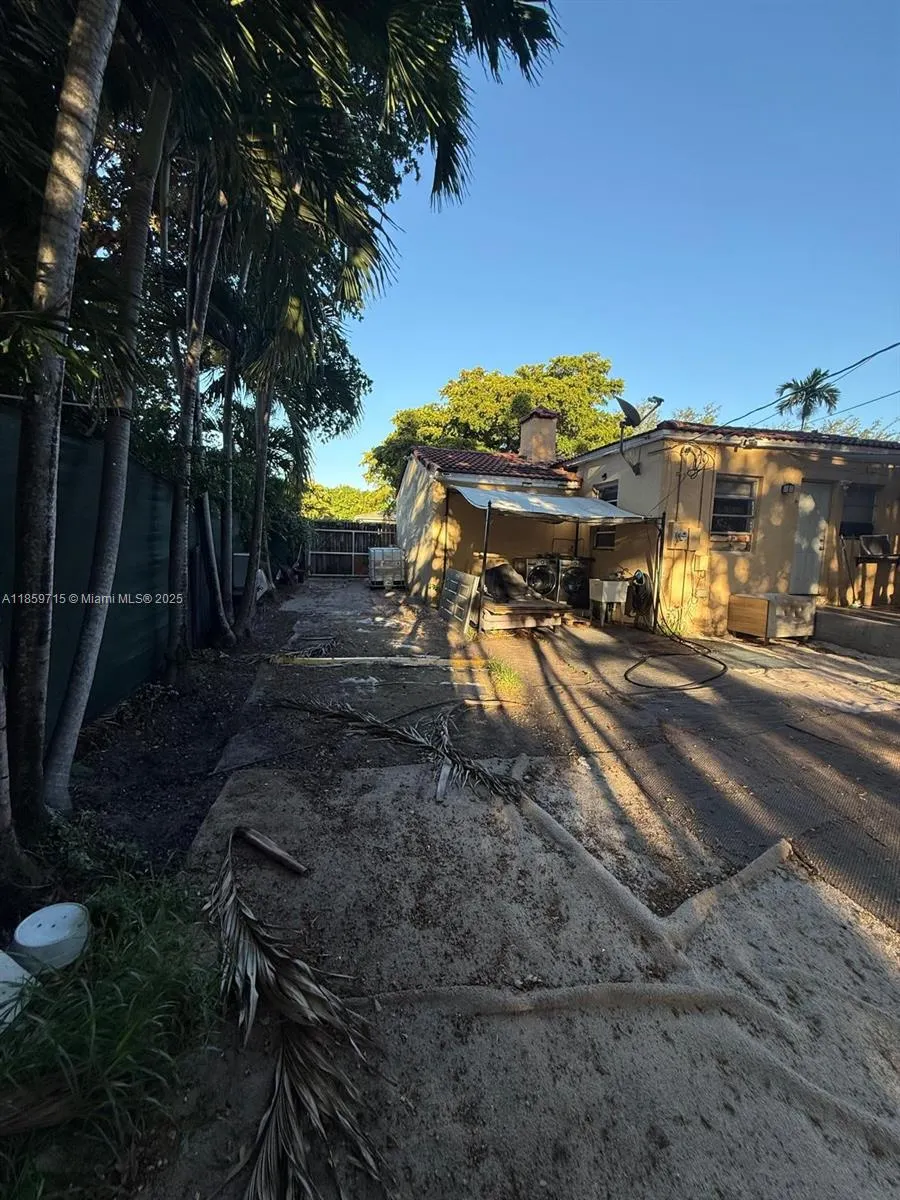 600 Minola Dr