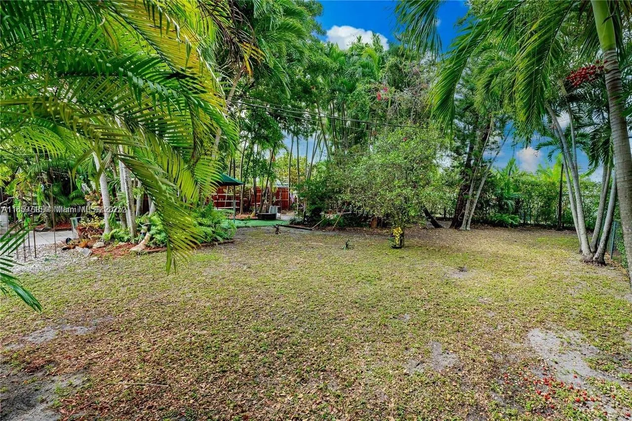 600 Minola Dr