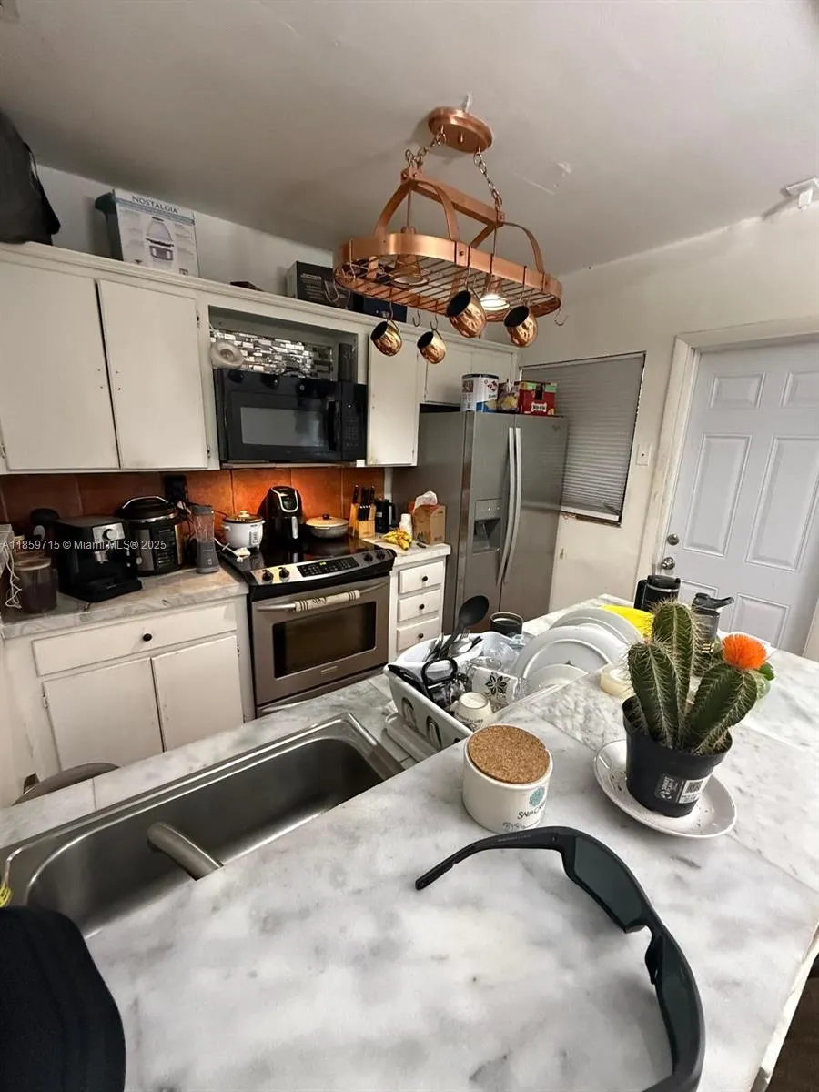 600 Minola Dr