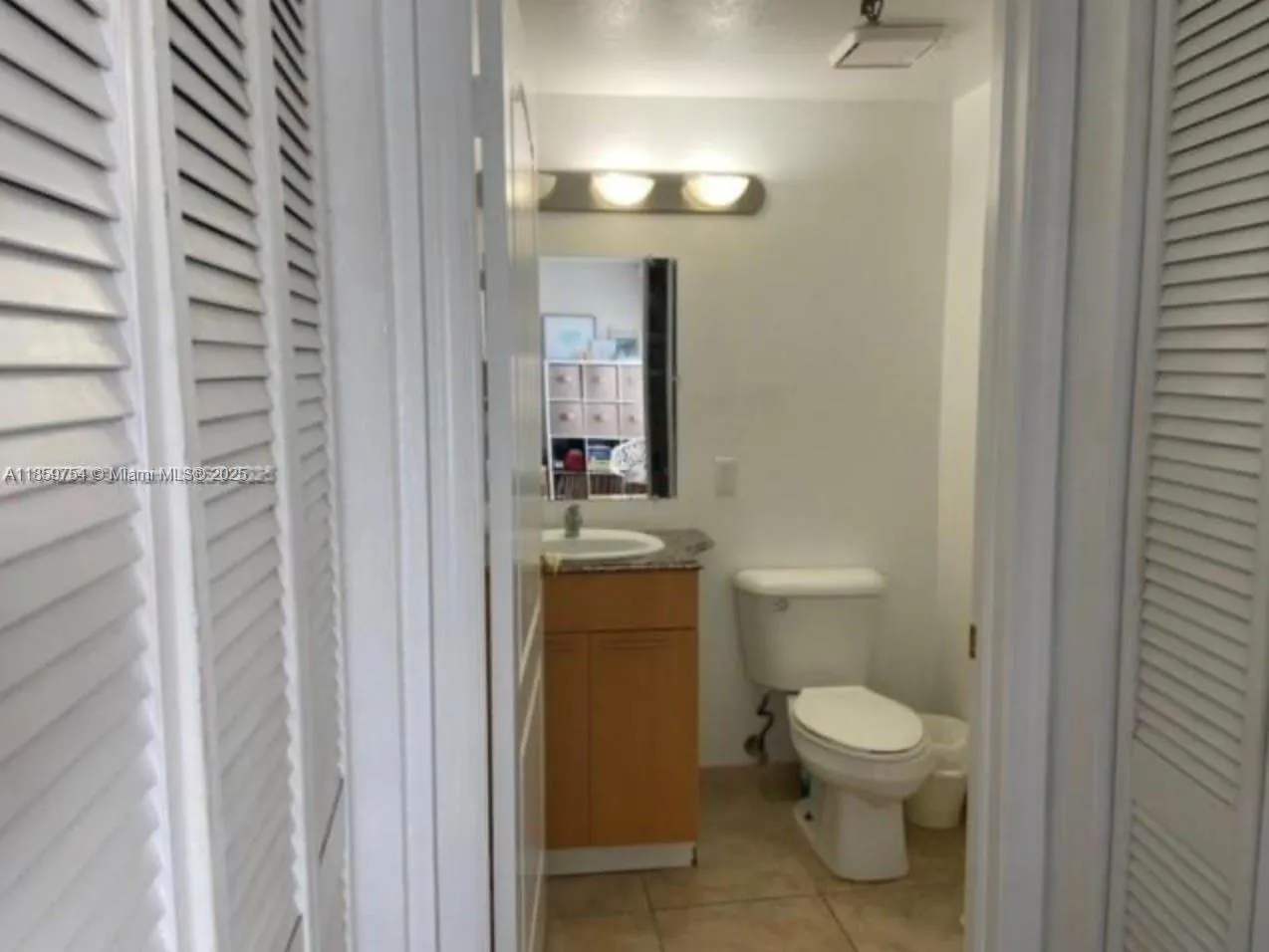 677 NE 24th St, #203