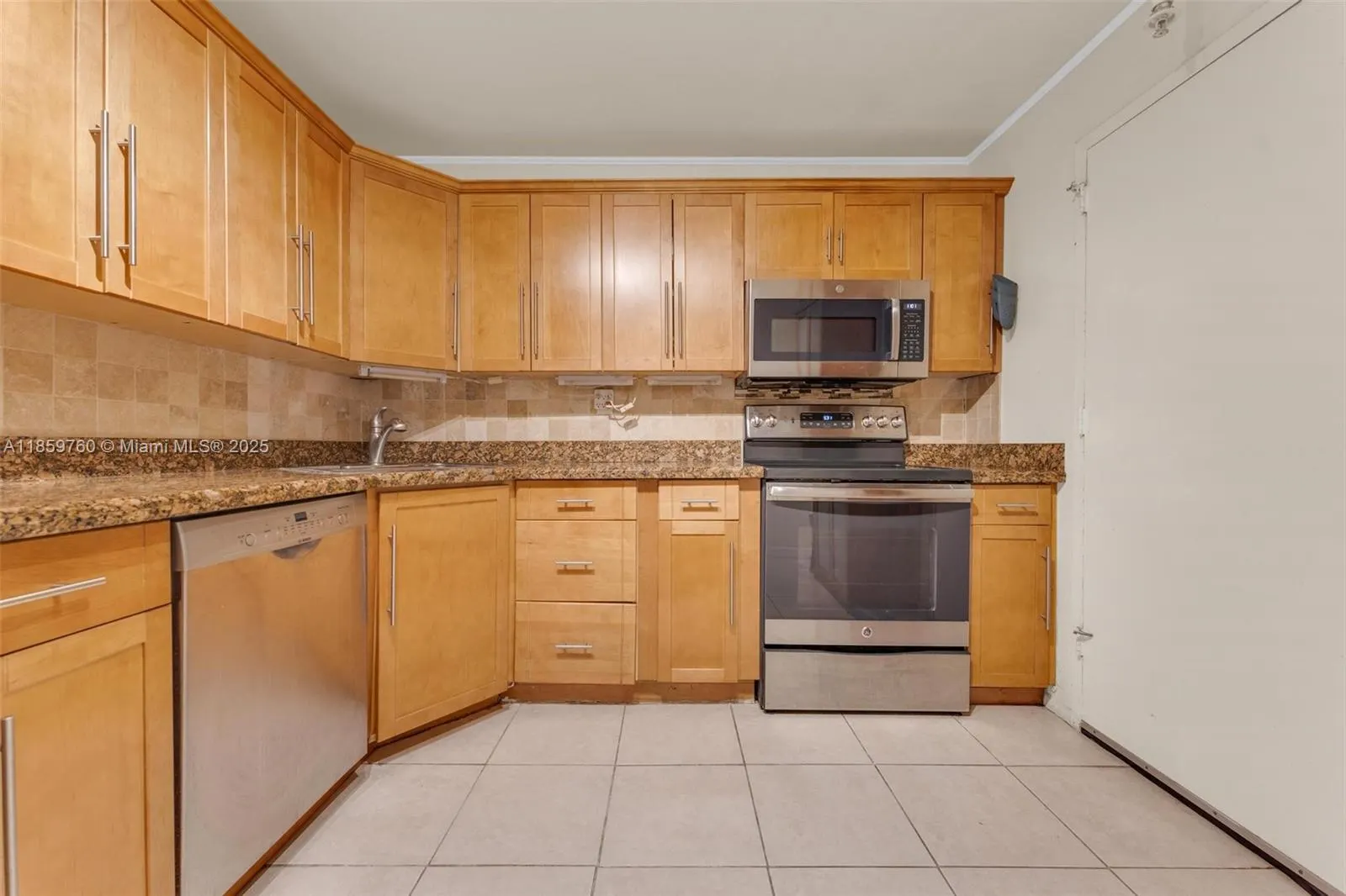 2780 NE 183rd St, #109