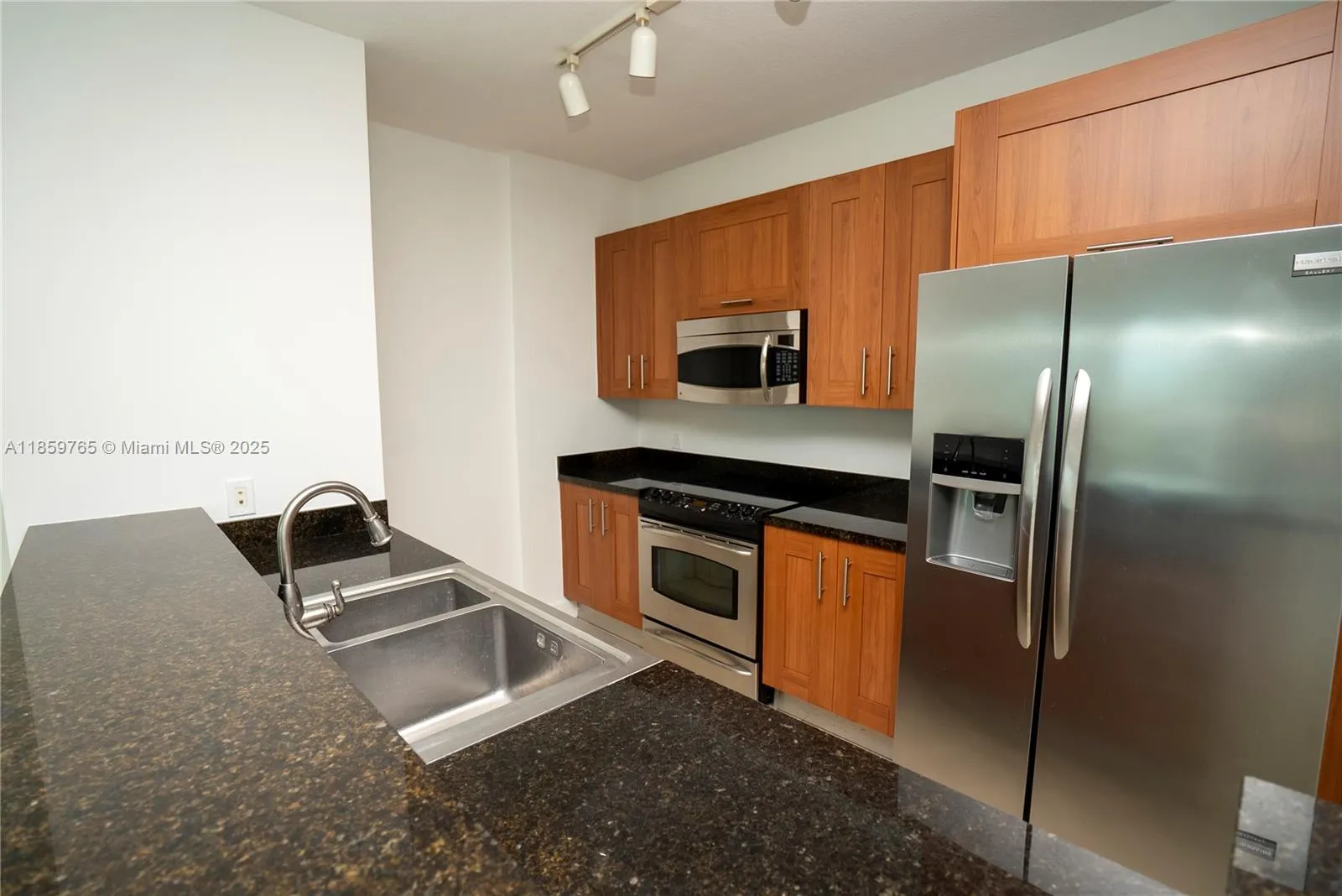 1300 Ponce De Leon Blvd, #709