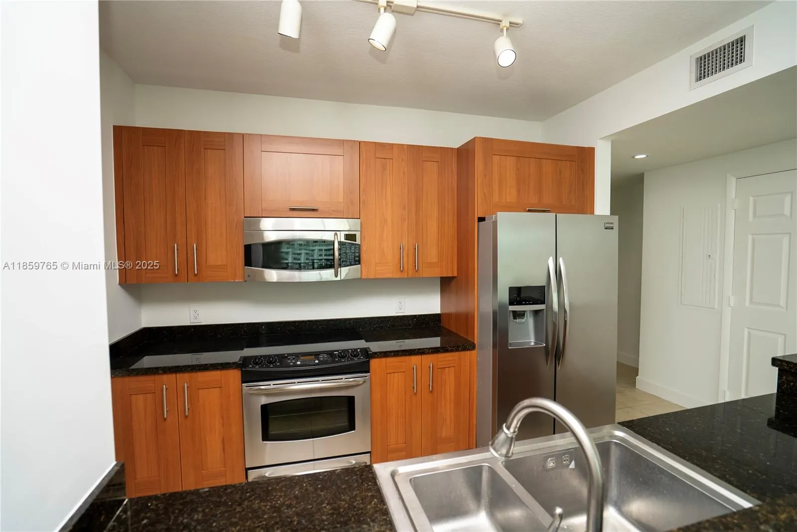 1300 Ponce De Leon Blvd, #709