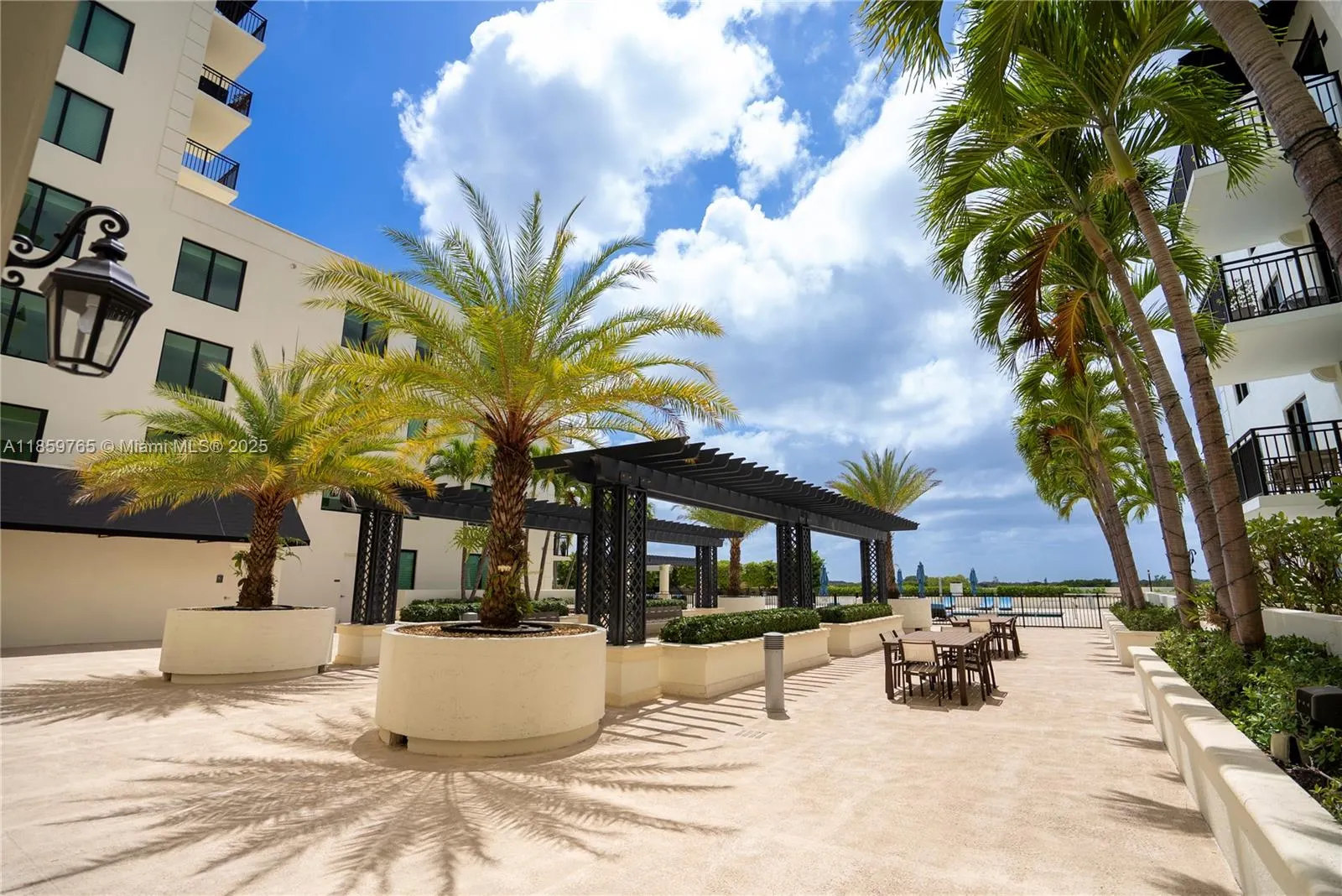 1300 Ponce De Leon Blvd, #709