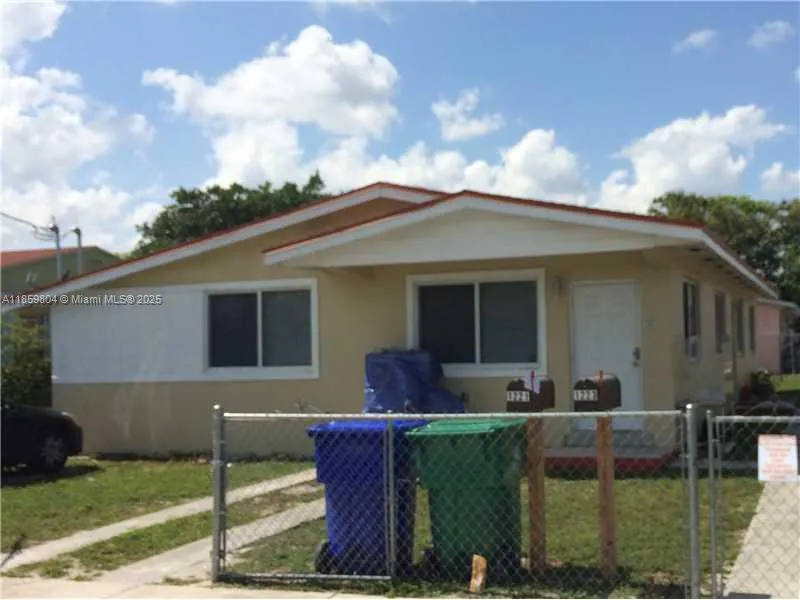 1221 NW 44th St, #1223