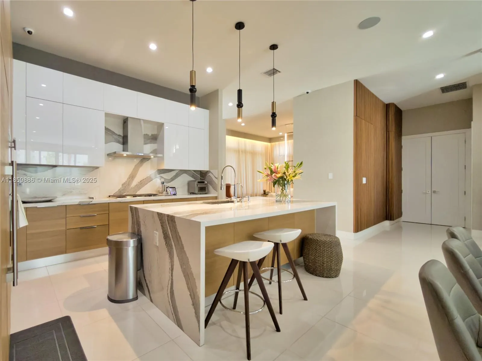 8162 NW 48th Ter