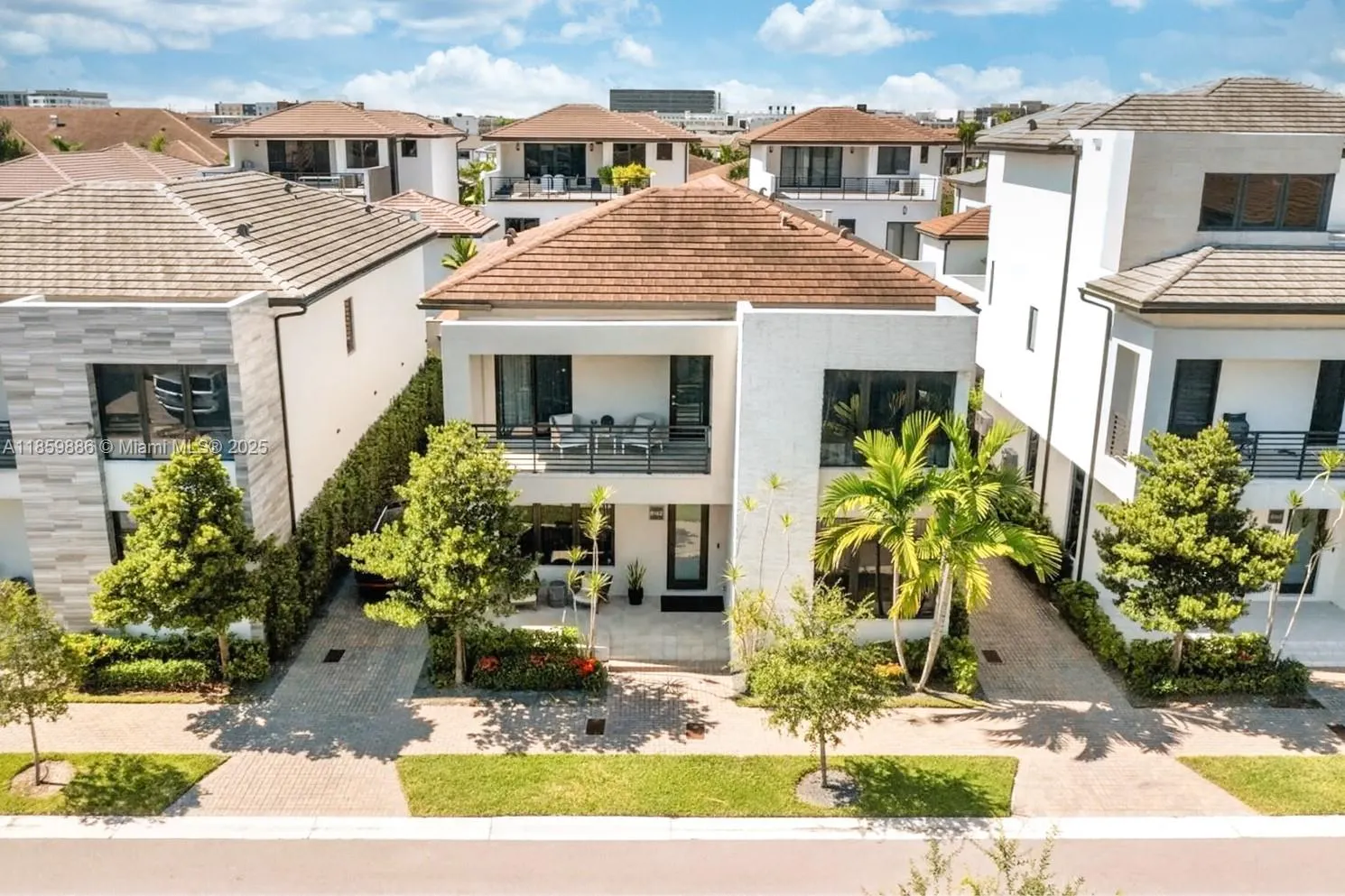 8162 NW 48th Ter