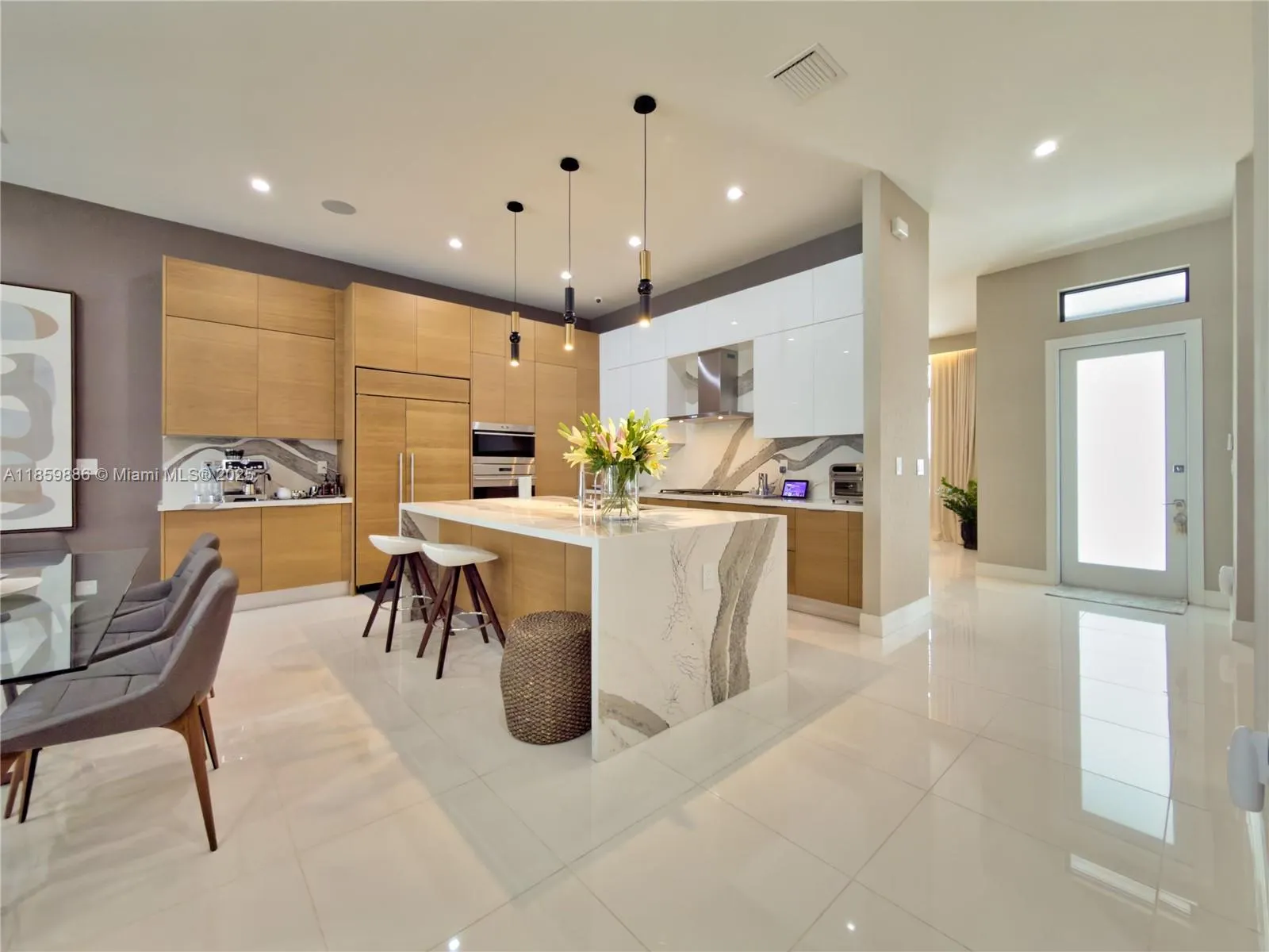 8162 NW 48th Ter