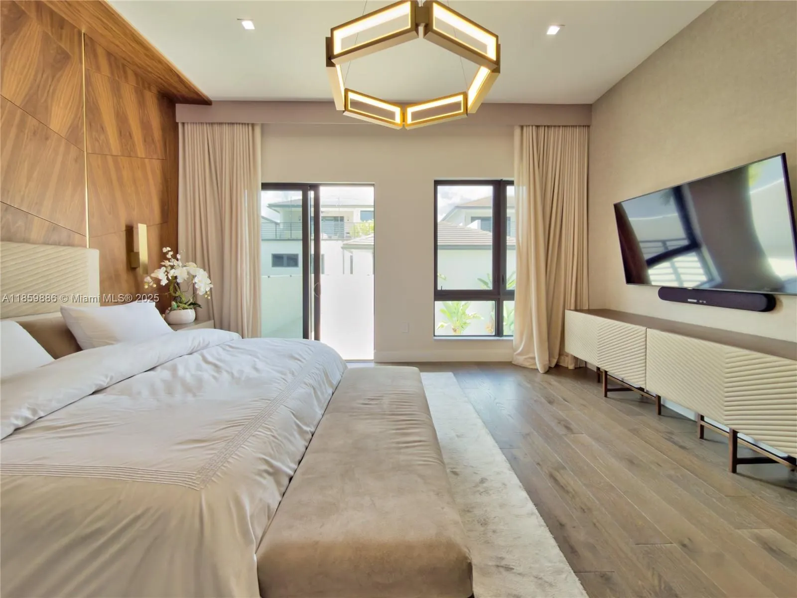 8162 NW 48th Ter