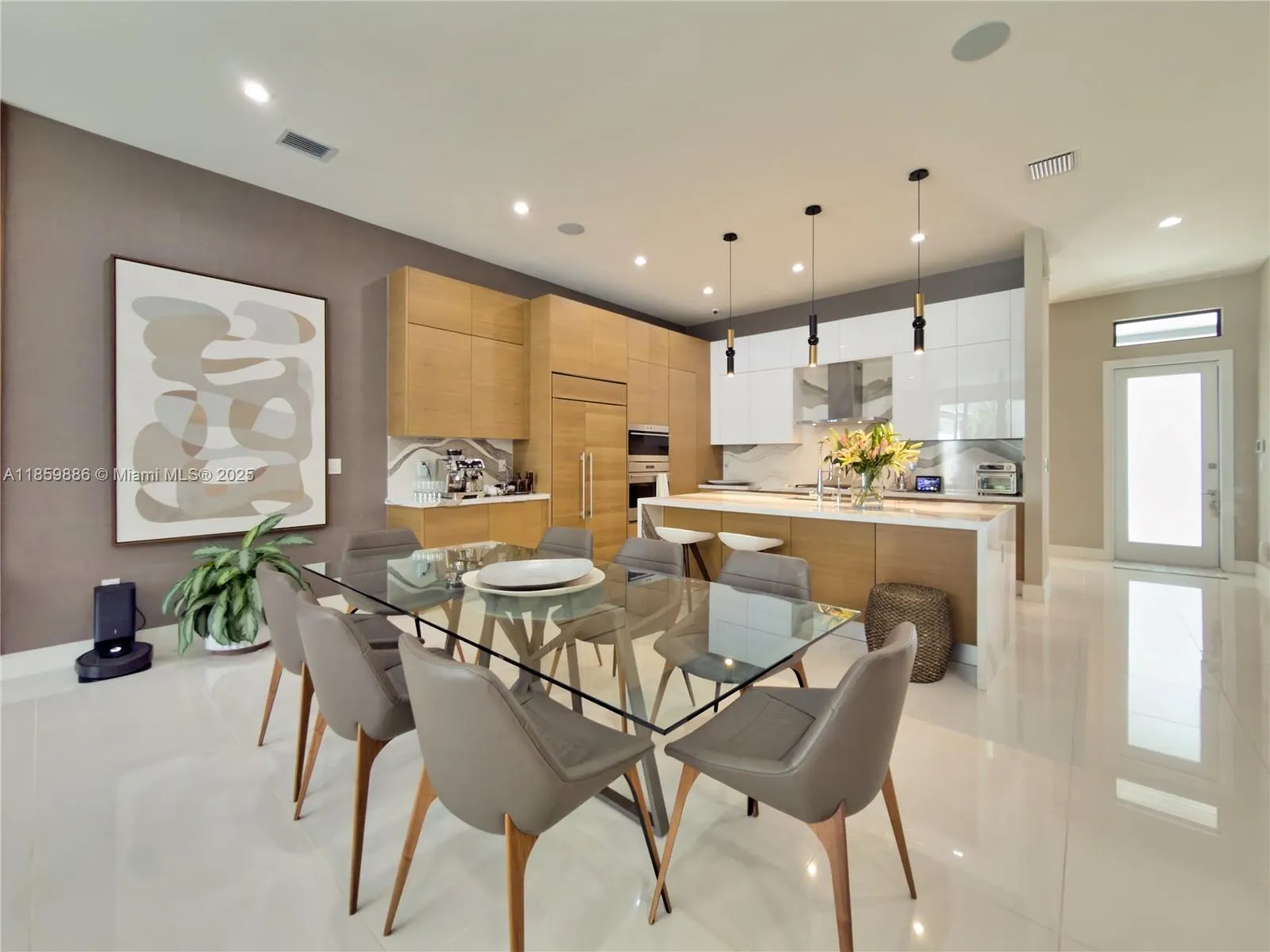 8162 NW 48th Ter