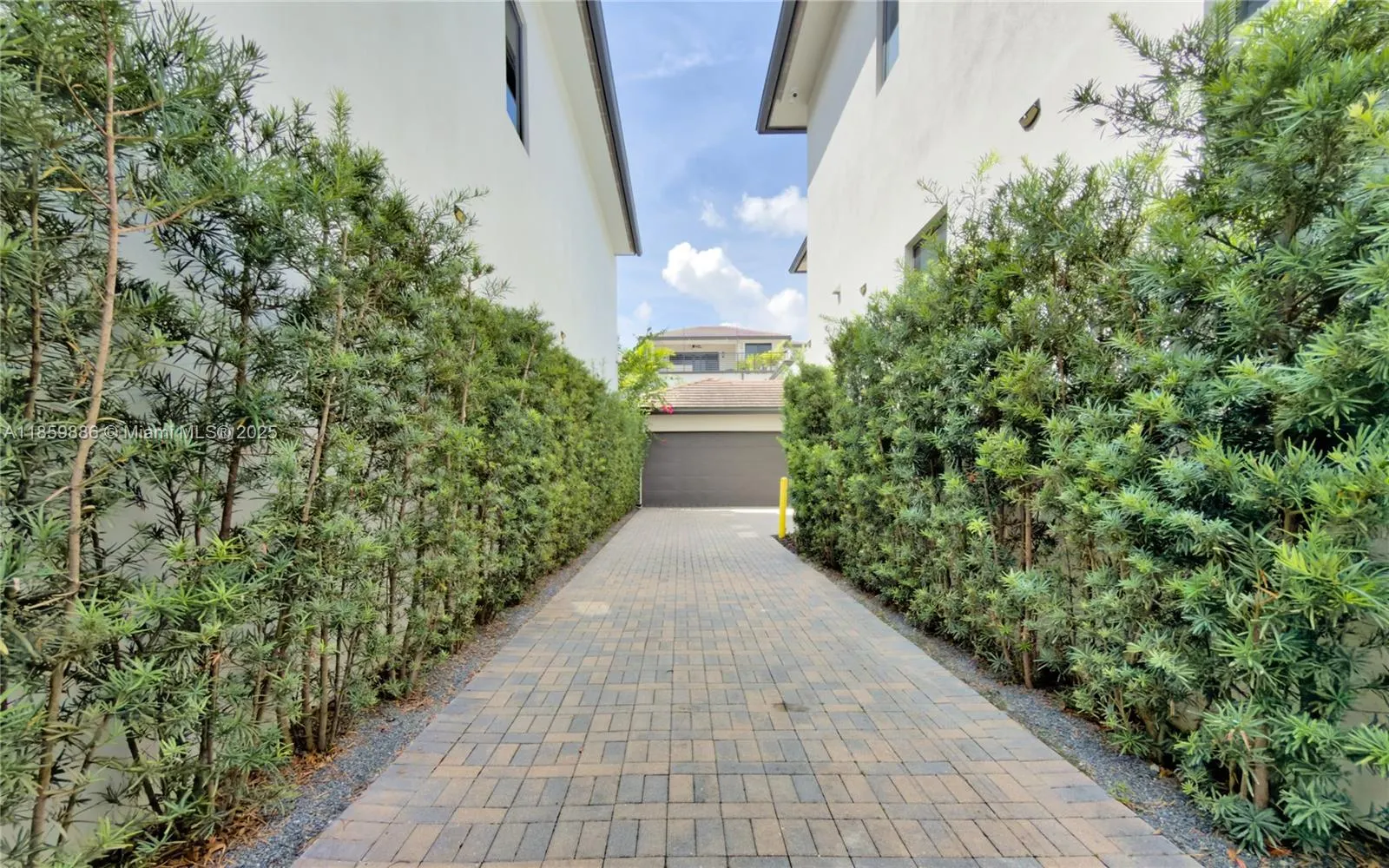 8162 NW 48th Ter