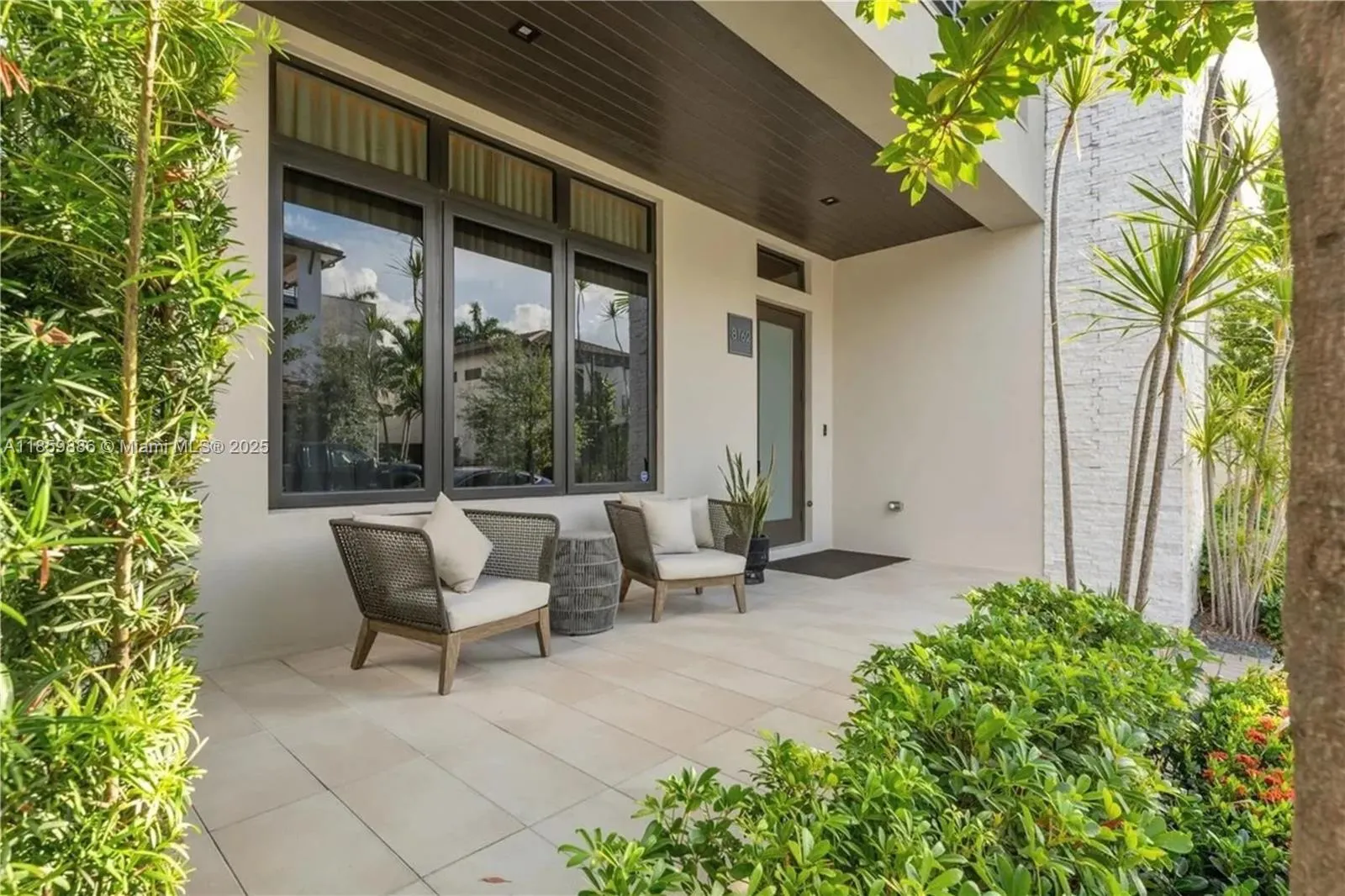 8162 NW 48th Ter
