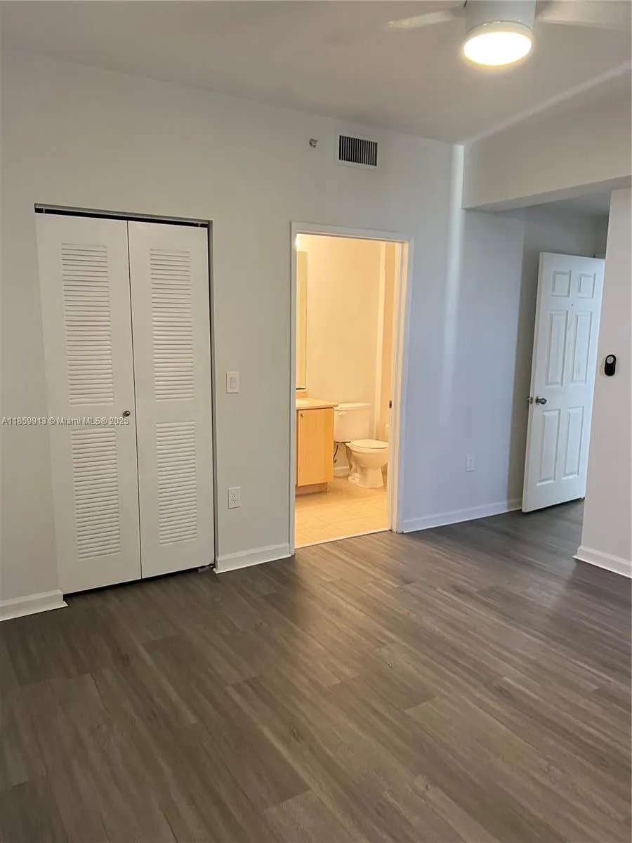 1919 Van Buren St, #818A
