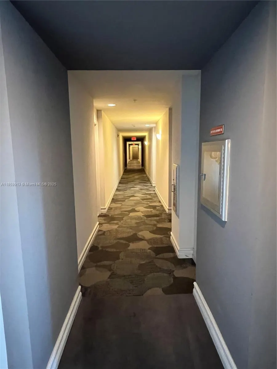 1919 Van Buren St, #818A