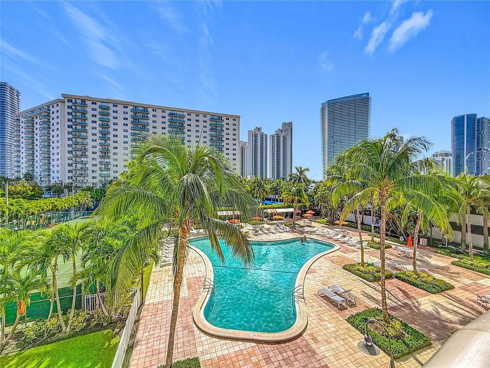 19380 Collins Ave, #308