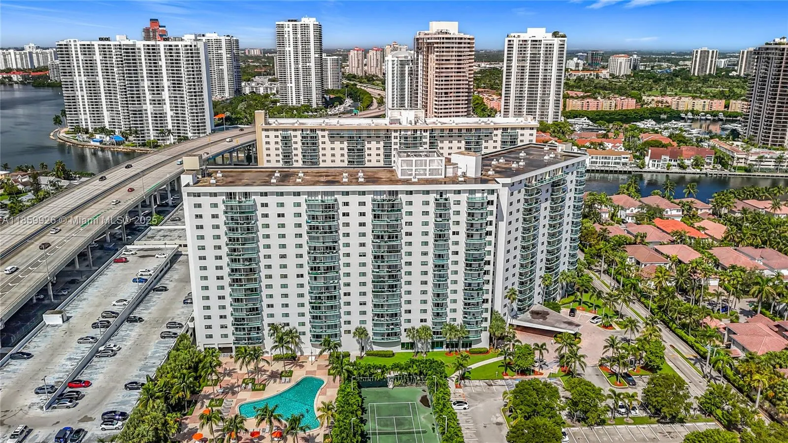 19380 Collins Ave, #308