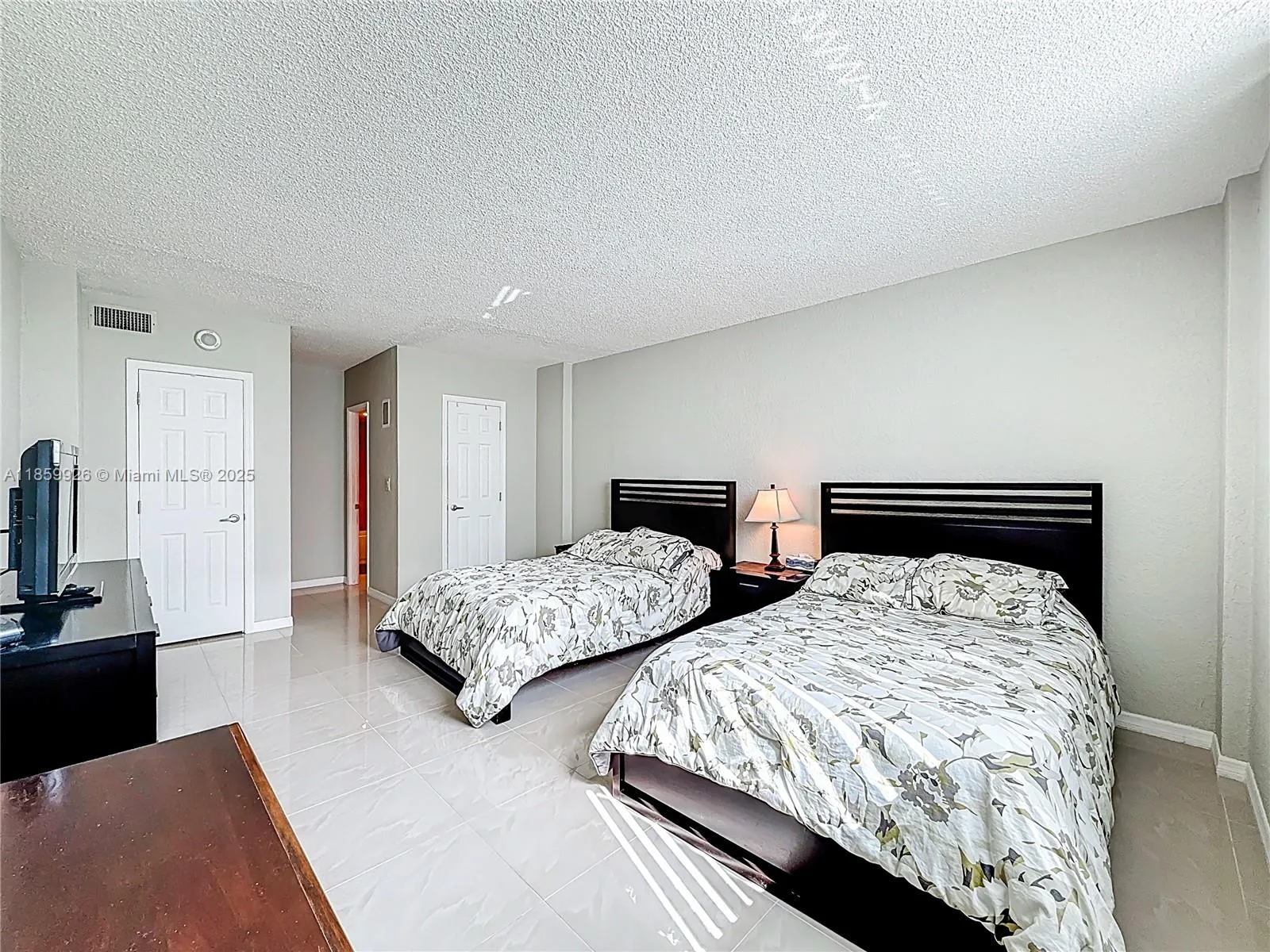 19380 Collins Ave, #308