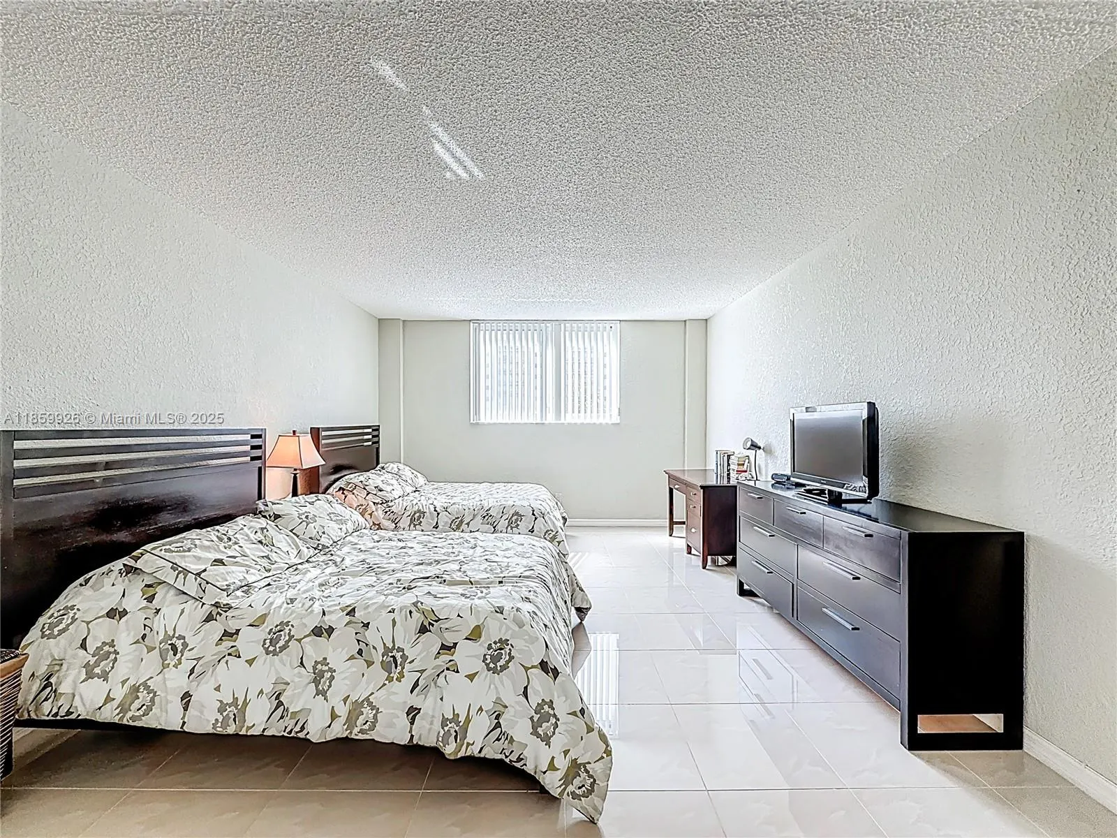 19380 Collins Ave, #308