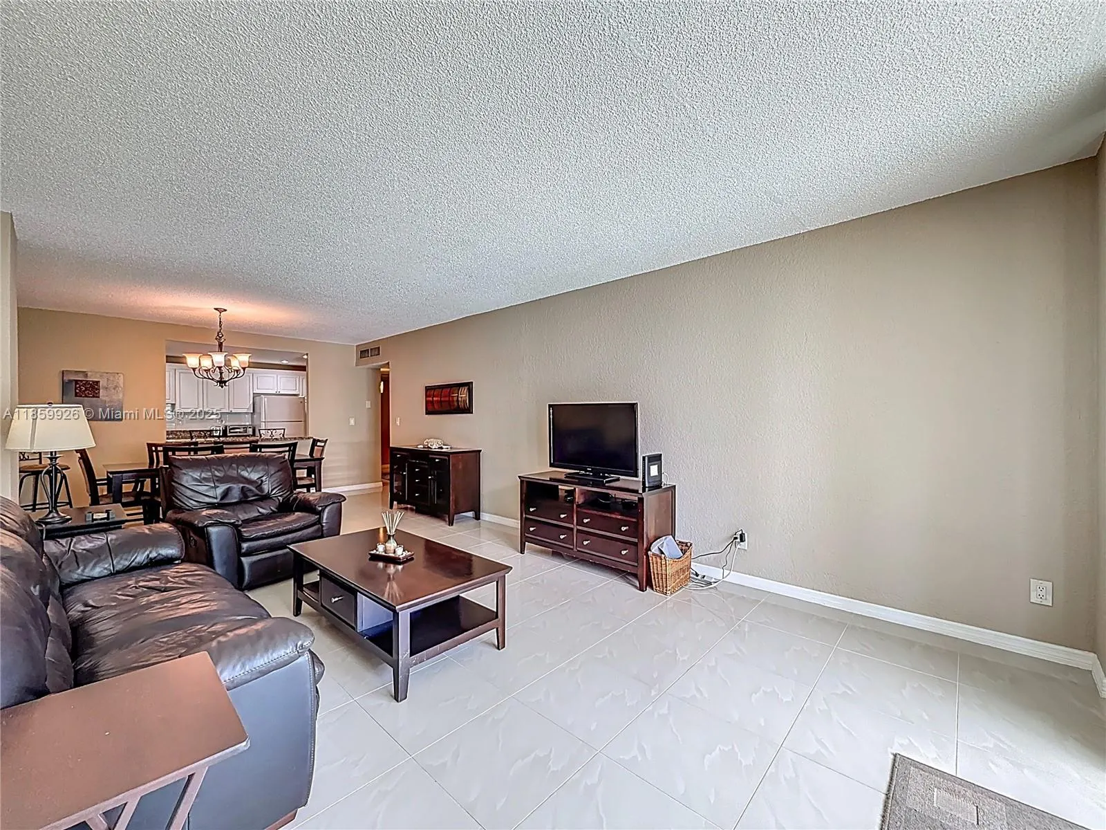 19380 Collins Ave, #308