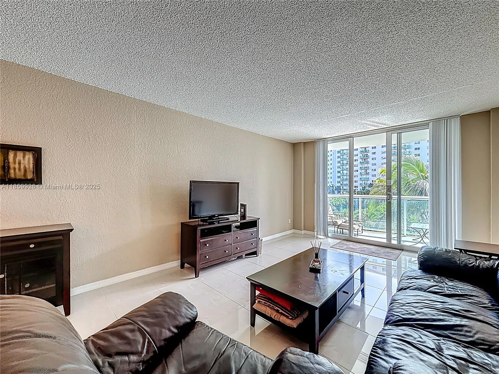 19380 Collins Ave, #308