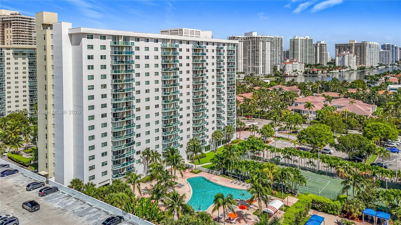 19380 Collins Ave, #308