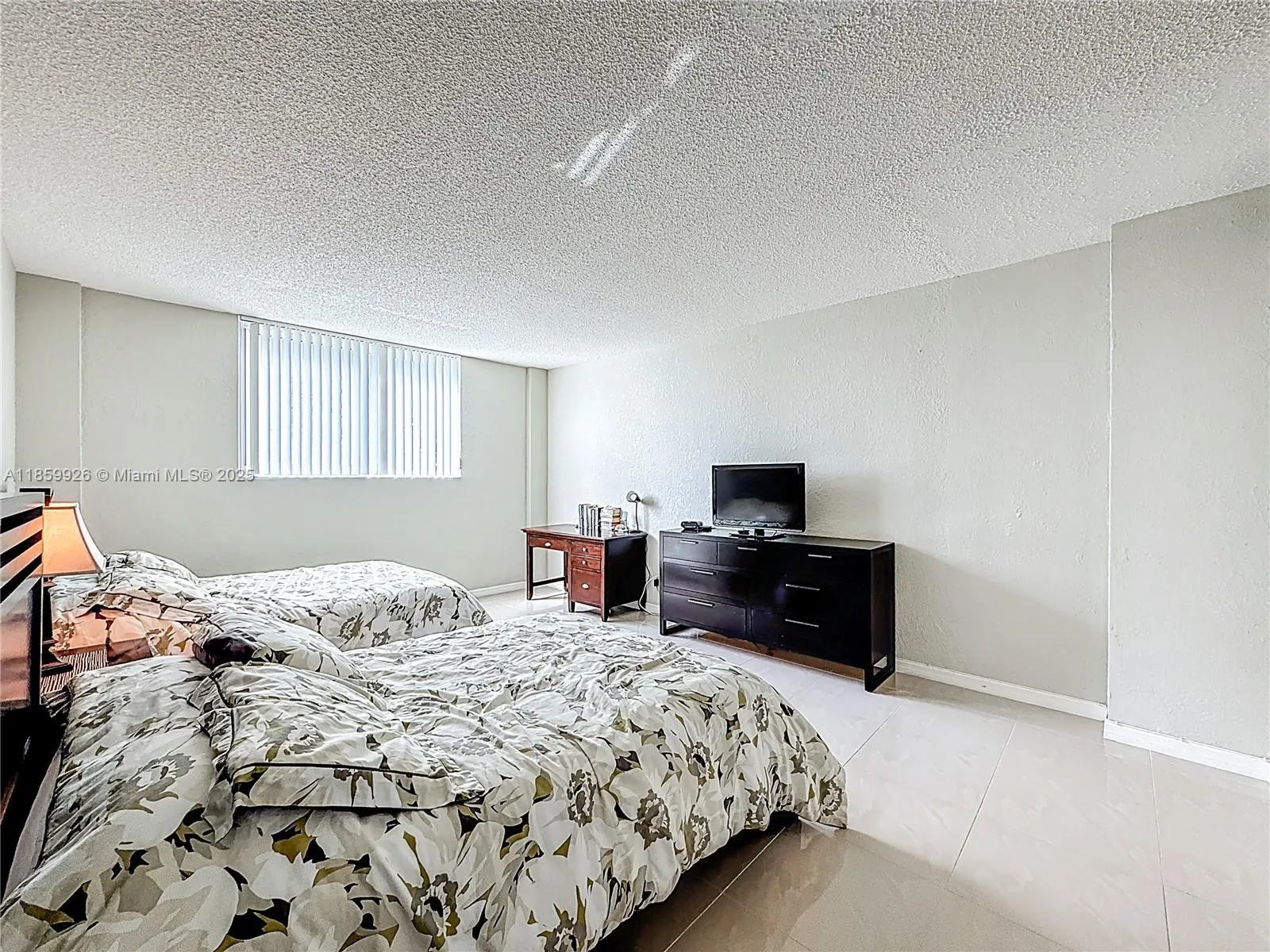 19380 Collins Ave, #308