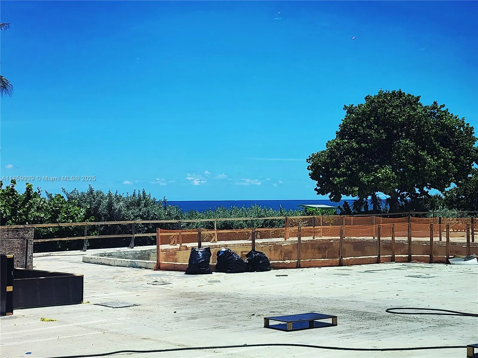 5555 Collins Ave, #9S