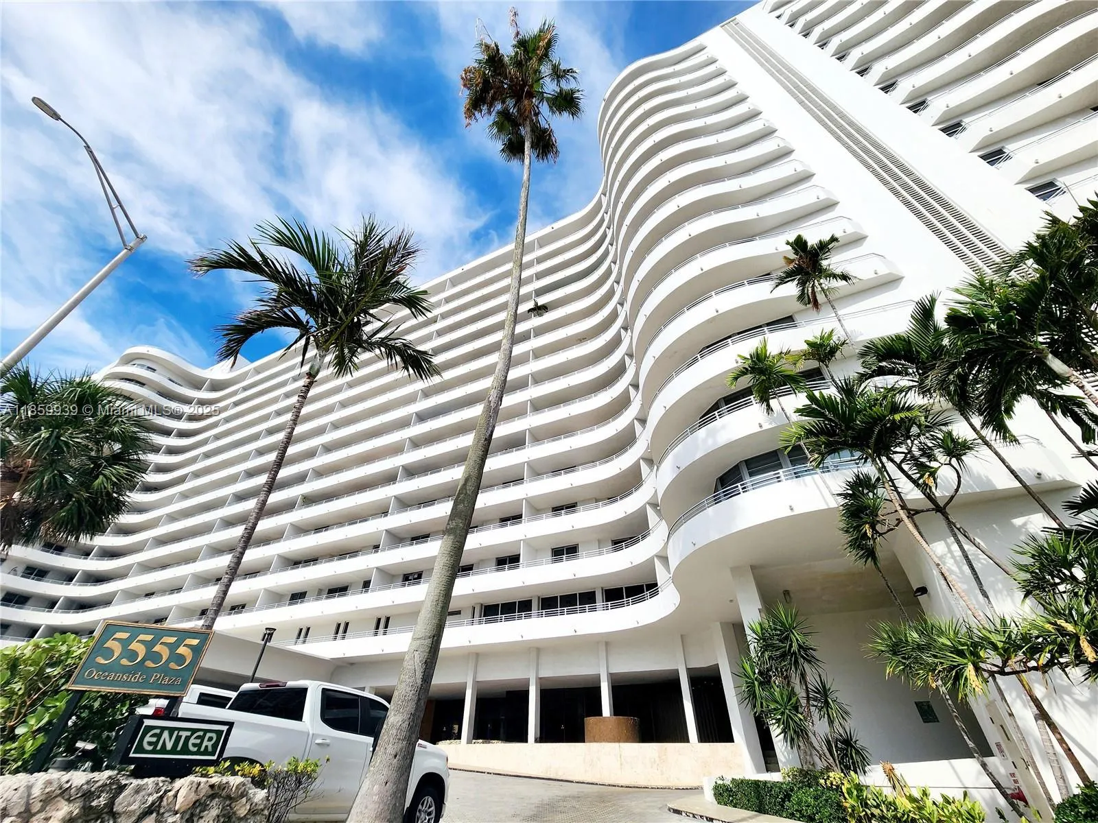 5555 Collins Ave, #9S