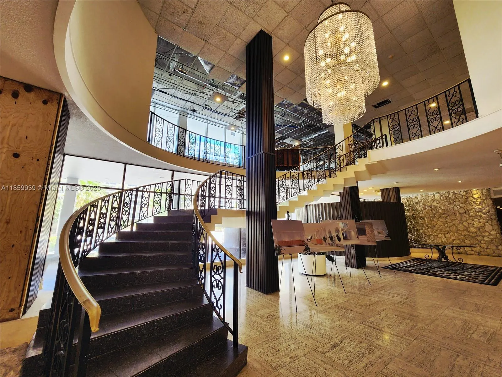 5555 Collins Ave, #9S