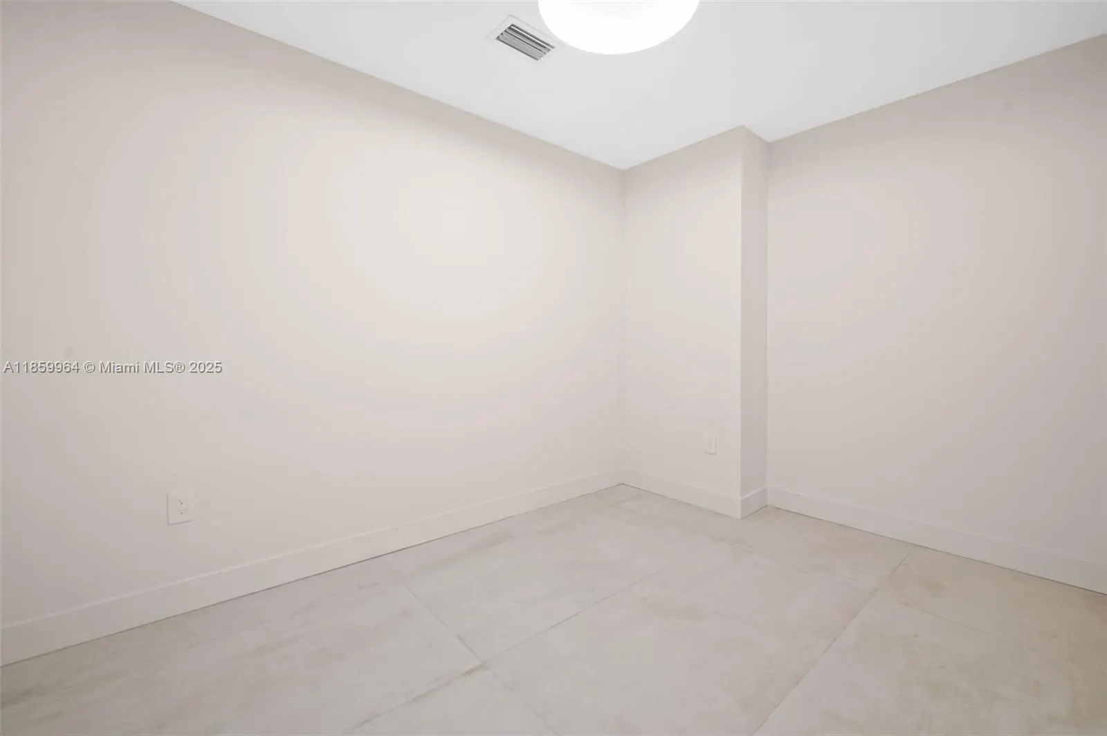 700 NE 24, #1406