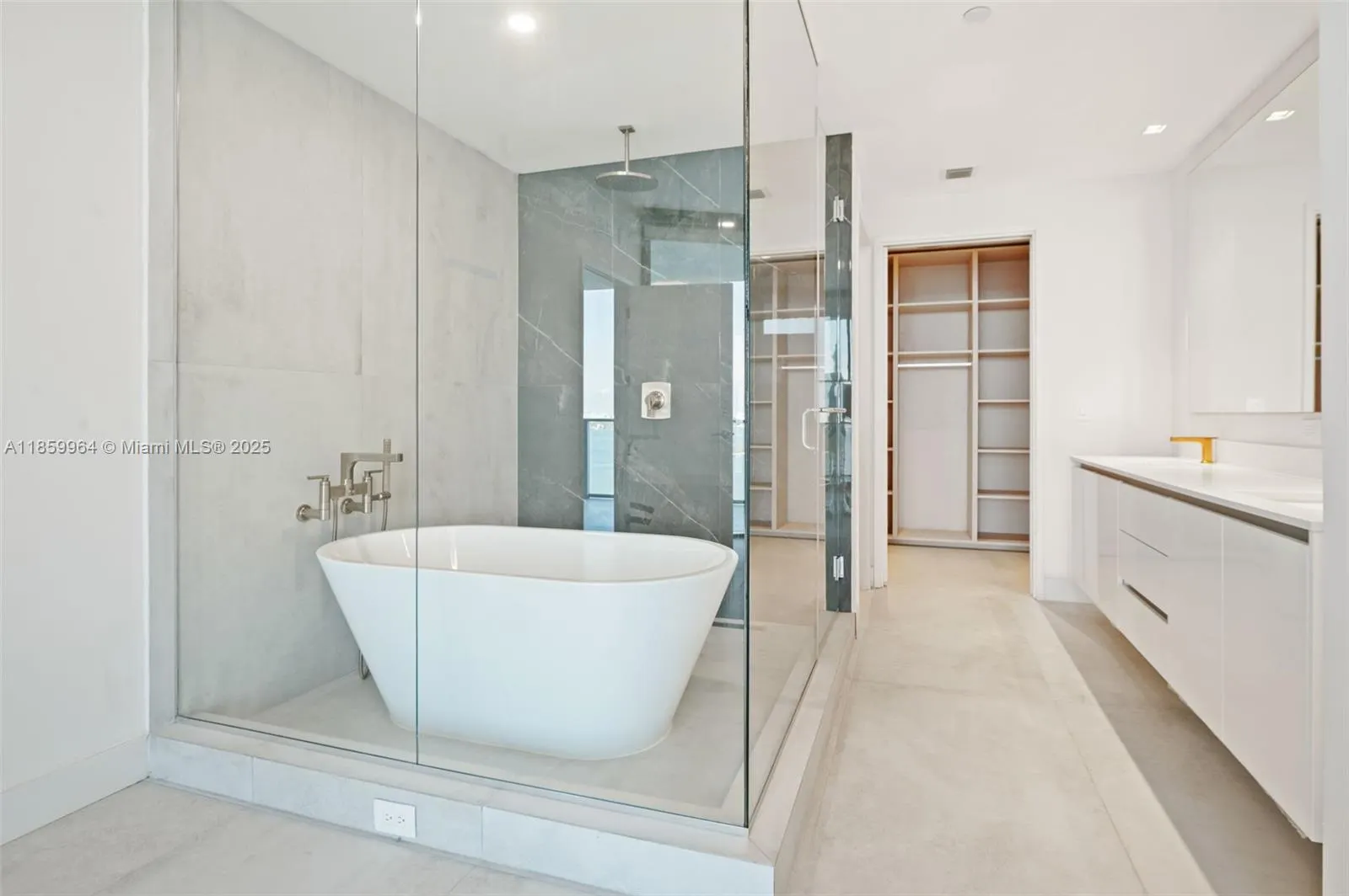 700 NE 24, #1406
