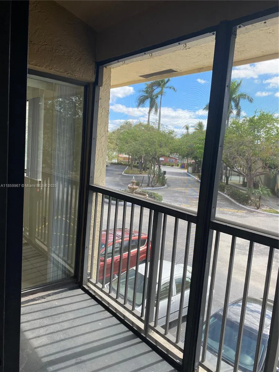 2445 SW 18th Ter, #805