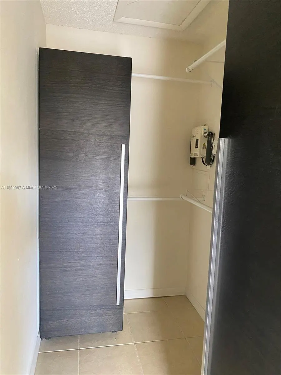 2445 SW 18th Ter, #805