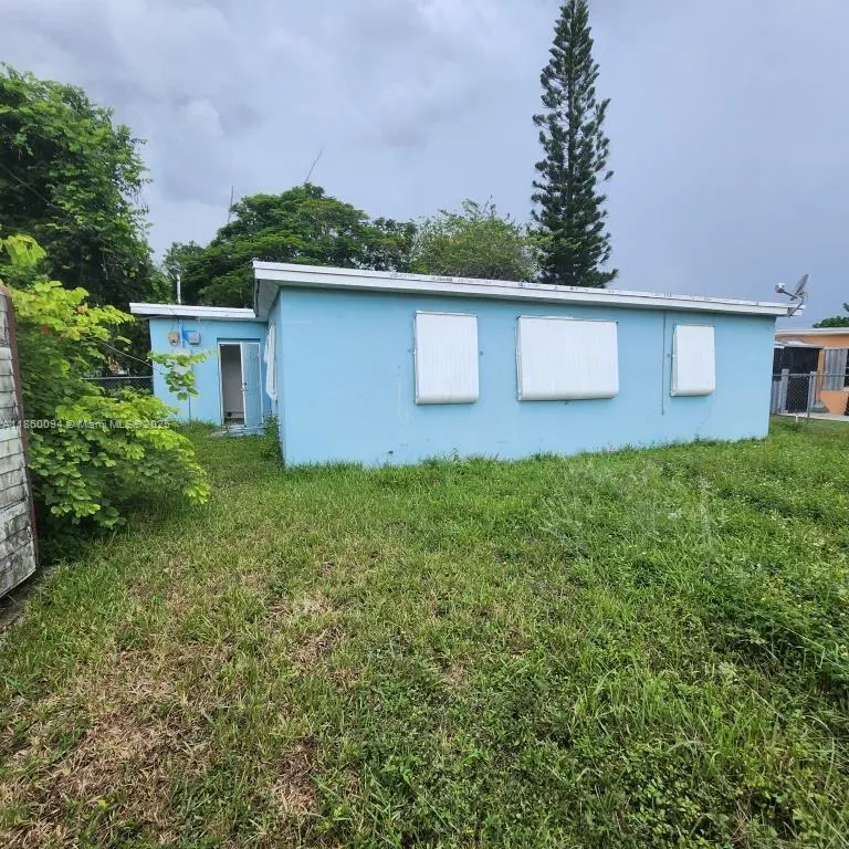 1461 NW 2nd Ct